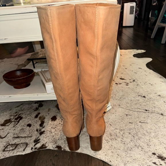 Dolce Vita Leather Heeled Boots - Picture 4 of 8